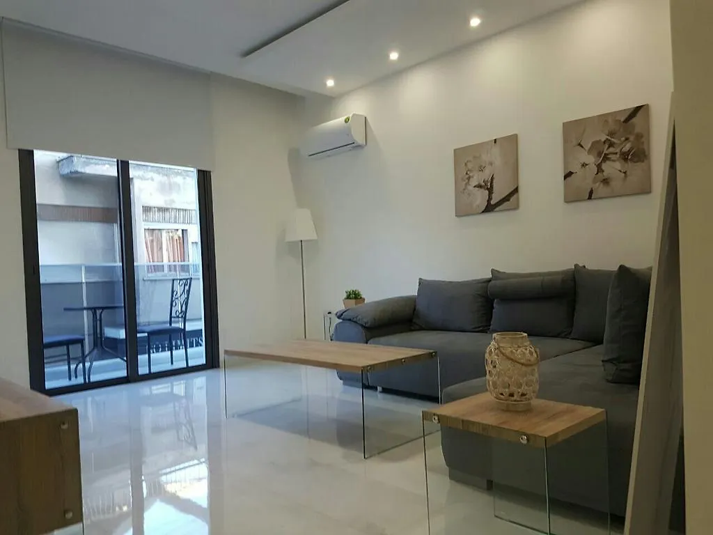 Hermes Apartments ラルナカ